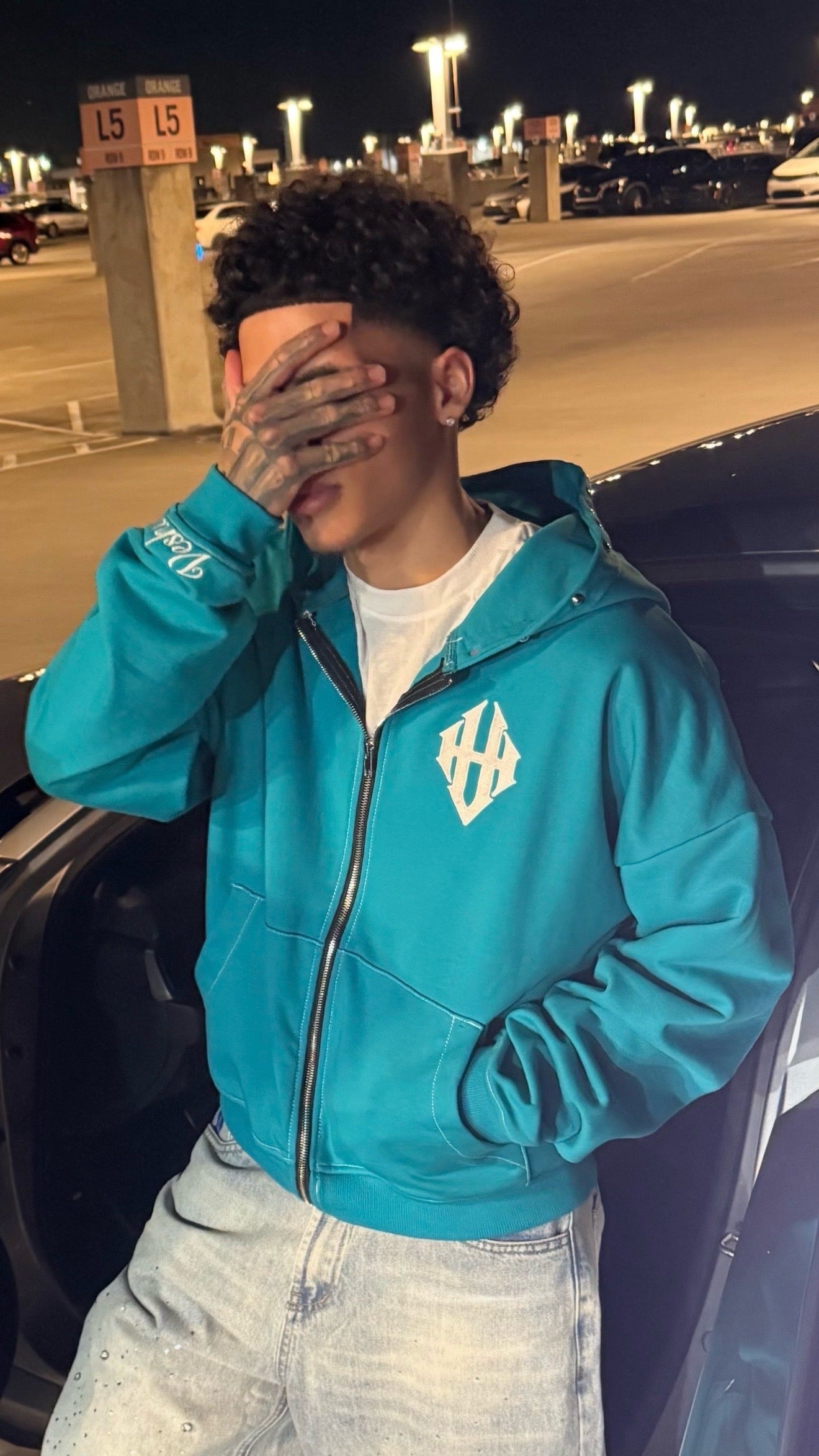 Veshua Zip up Hoddie